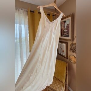 Vintage Deep V Cream Midi Lace Evening Slip / Night Dress in Size Medium